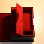 IMG_coffret_cuir_noir_velours_rouge3