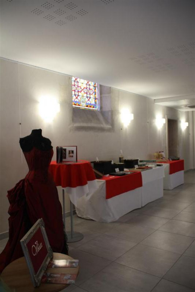 Exposition dans le hall de la chambre des métiers du Loiret